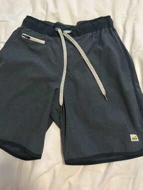 Vuori Men’s Banks Shorts Size XS STYLE #V330